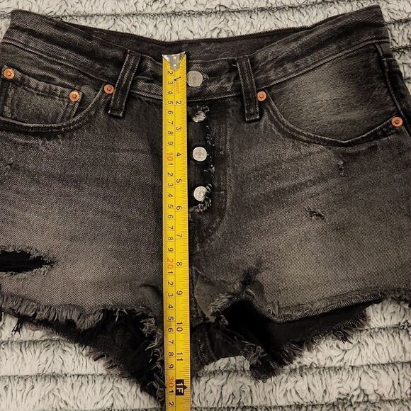 Blackish gray  high waist exposed  button fly Levi's 501 shorts size 27 - Picture 8 of 8